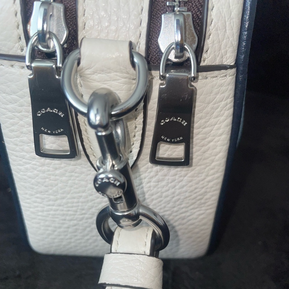 COACH **Authentic** Jes Crossbody Bag - Picture 6 of 9